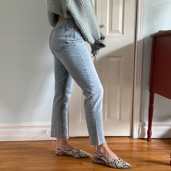 Jeans: H&M Light Blue High Waist Slim Leg Frayed Demin - Picture 1 of 12